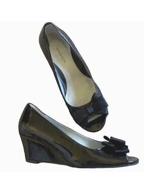 Nordstrom Children's Size 2 Black Patent Leather Peep Toe Wedge Shoes With‎ Bow
